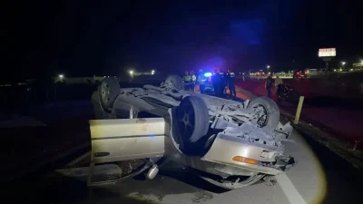Aksaray-Konya karayolunda meydana gelen korkunç kazada, bir otomobil önündeki beton