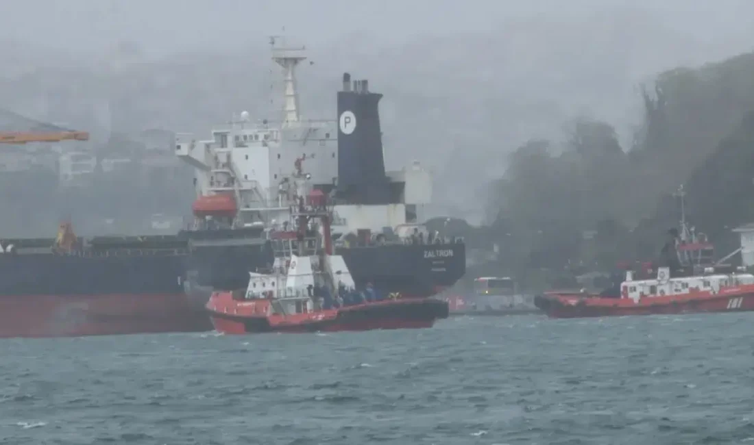 İstanbul Boğazı’nda seyir halindeyken makine arızası yaparak akıntıyla sürüklenmeye başlayan