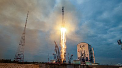 Rusya, uzay teknolojilerinde yeni bir dönemi başlatan Soyuz-5 roketini Kazakistan’daki