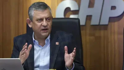 Türkiye Büyük Millet Meclisi’nde gazetecilerin sorularını yanıtlayan CHP Grup Başkanı