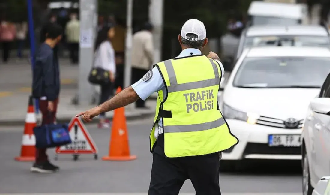 İstanbul Beykoz’da trafikte tartıştığı diğer sürücünün üzerine yürümek için araçtan