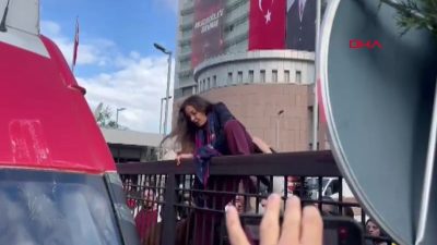 Cumhuriyet Halk Partisi Genel Merkez binasında yaşanan tahliye hareketliliği büyük