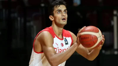Milli basketbolcu Ömer Faruk Yurtseven’in kariyerindeki yeni durak netlik kazandı