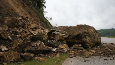 Tokat ile Çat beldesi arasındaki ulaşımı sağlayan kara yolunda meydana