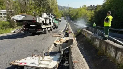 Sarıyer Zekeriyaköy’de sabahın ilk ışıklarıyla birlikte meydana gelen feci kazada,