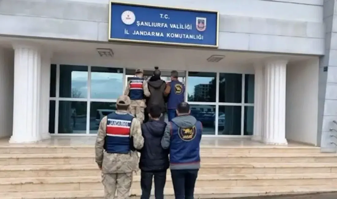 Şanlıurfa’nın Karaköprü ilçesinde, haklarında kesinleşmiş hapis cezası bulunan ve uzun