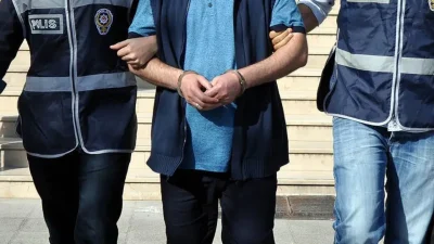 İstanbul Kadıköy’de narkotik polislerinin şüphe üzerine durdurduğu bir motosiklet, büyük