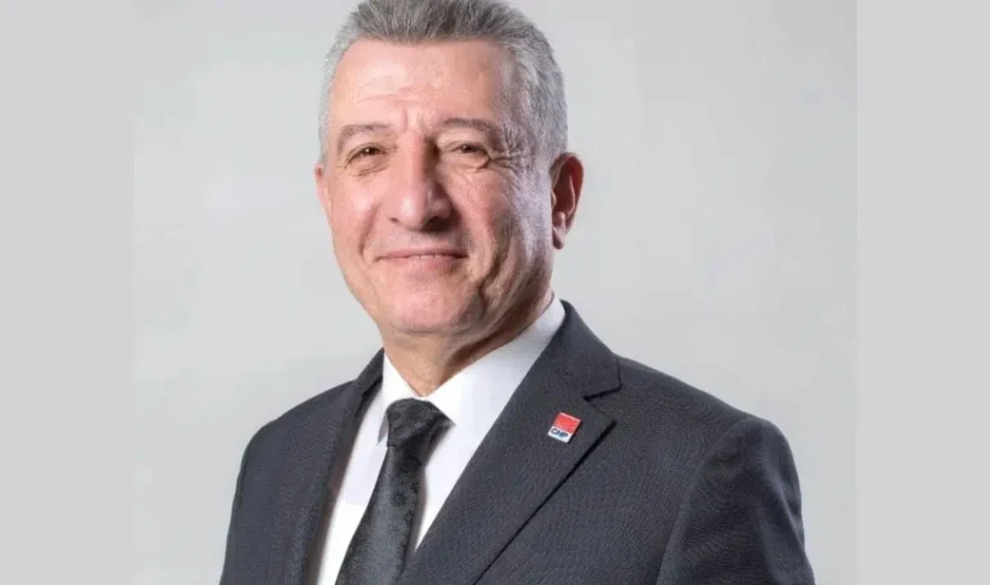 İzmir siyasetinde taşları yerinden oynatacak flaş bir gelişme yaşandı. Hakkında