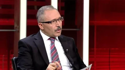 Yıllardır köşe yazıları, televizyon programlarındaki analizleri ve kulis bilgileriyle Türkiye’nin