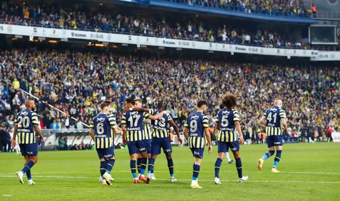 Fenerbahçe Süper Lig’deki kritik Başakşehir randevusuna Şampiyonlar Ligi hedefiyle çıkarken