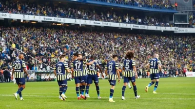 Fenerbahçe Süper Lig’deki kritik Başakşehir randevusuna Şampiyonlar Ligi hedefiyle çıkarken