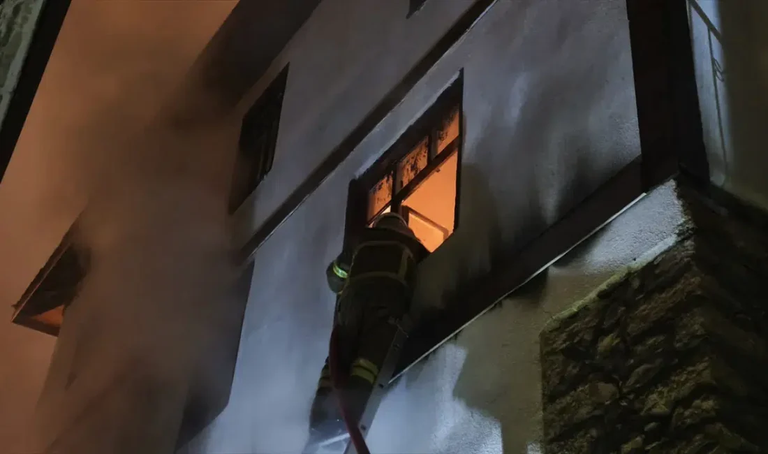 Karabük’ün Safranbolu ilçesinde iki katlı müstakil bir evde çıkan yangın