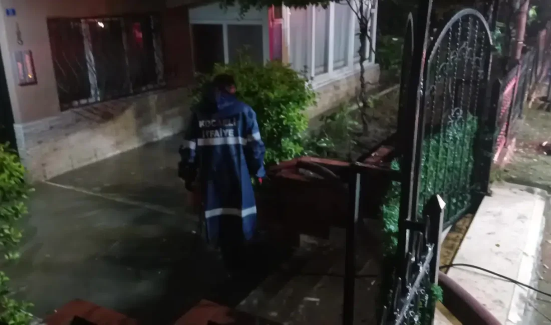 Kocaeli’nin Karamürsel ilçesinde aniden etkili olan şiddetli sağanak yağış, günlük