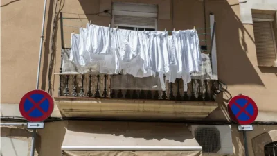 İspanya’da kent estetiğini korumak amacıyla harekete geçen belediyeler balkon denetimlerinde
