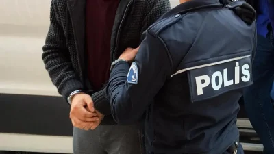 Balıkesir’in Savaştepe ilçesinde uyuşturucu satıcılarına yönelik düzenlenen operasyonda adeta nefesler