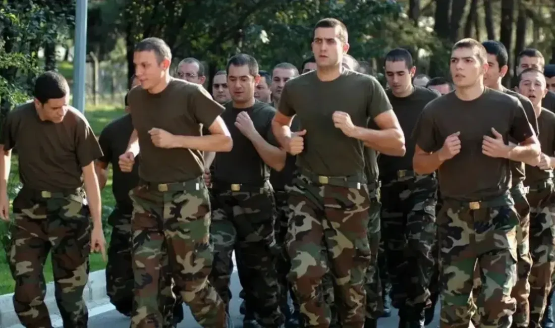 Türk sinemasının en sevilen serileri arasında yer alan Hababam Sınıfı