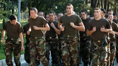 Türk sinemasının en sevilen serileri arasında yer alan Hababam Sınıfı