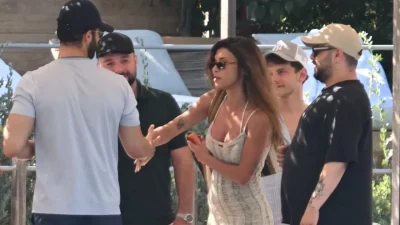 Ekranların sevilen yüzü Devrim Özkan, yoğun geçen sezonun yorgunluğunu atmak