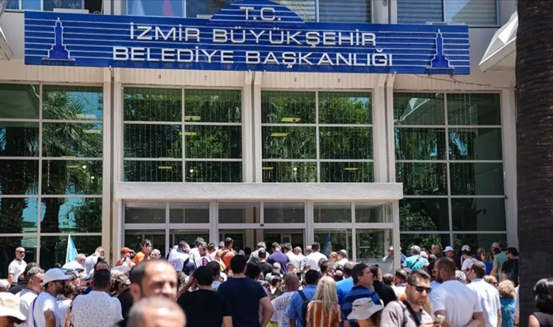 İzmir’de sabah saatlerinde hareketli dakikalar yaşandı. İzmir Cumhuriyet Başsavcılığı koordinesinde