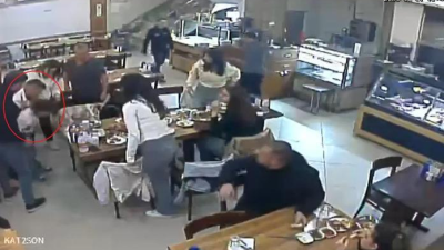 Bursa’da ailesiyle yemek yediği sırada nefes borusuna yiyecek kaçan küçük