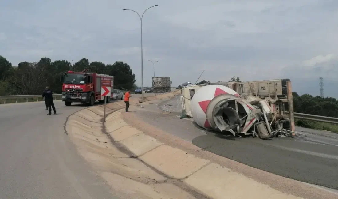 Bursa’nın İnegöl ilçesinde kontrolden çıkan beton mikserinin virajda devrilmesi sonucu