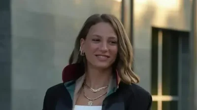 Ünlü oyuncu Serenay Sarıkaya’nın kariyerindeki büyük başarısının ardından radikal bir