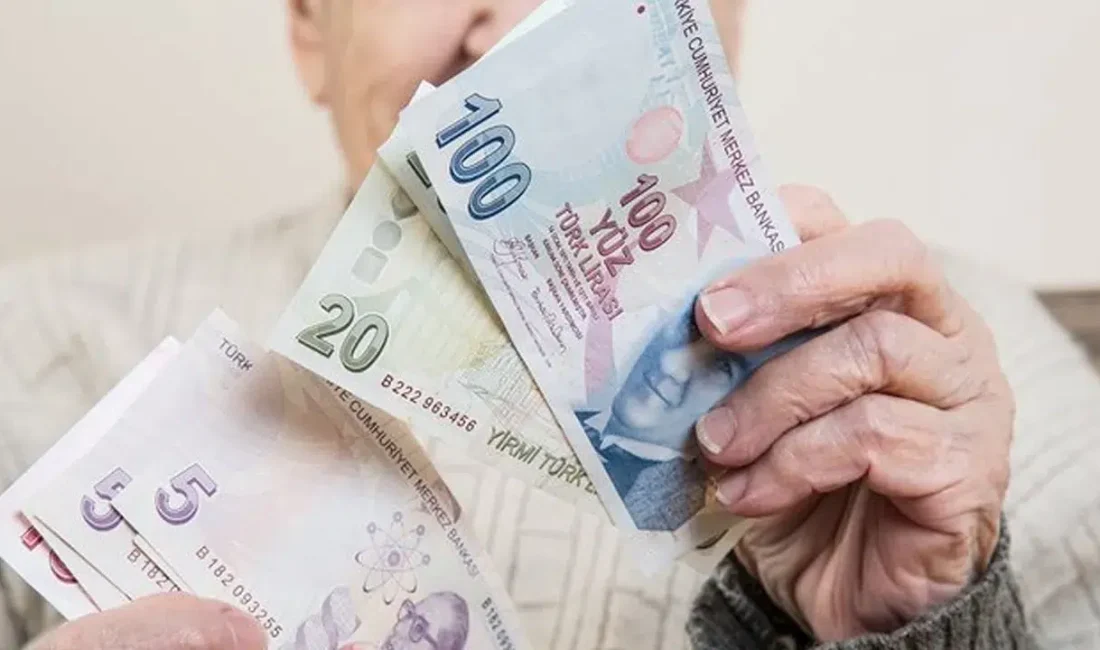 Milyonlarca emeklinin Kurban Bayramı öncesinde yolunu gözlediği ikramiye ve maaş