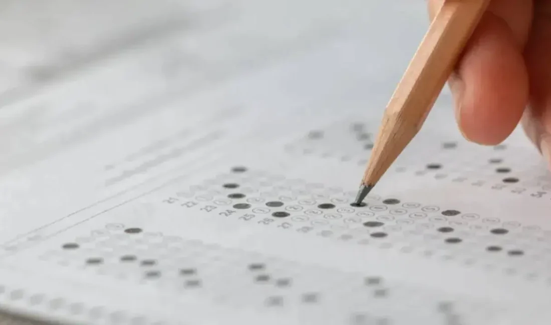 Ünlü oyuncu Akın Akınözü’nün uzun süredir gözlerden uzak bir şekilde