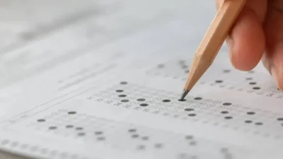 Ünlü oyuncu Akın Akınözü’nün uzun süredir gözlerden uzak bir şekilde
