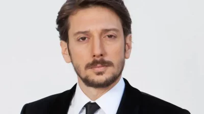 Türk tiyatro ve sinema dünyasının sevilen isimlerinden Engin Hepileri, aldığı