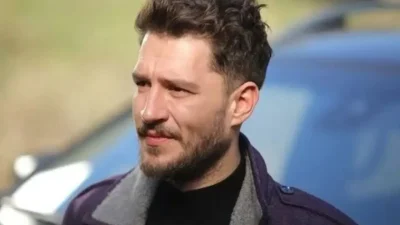 Ünlü oyuncu Uraz Kaygılaroğlu, son stand-up gösterisinde yaptığı açıklamalarla magazin