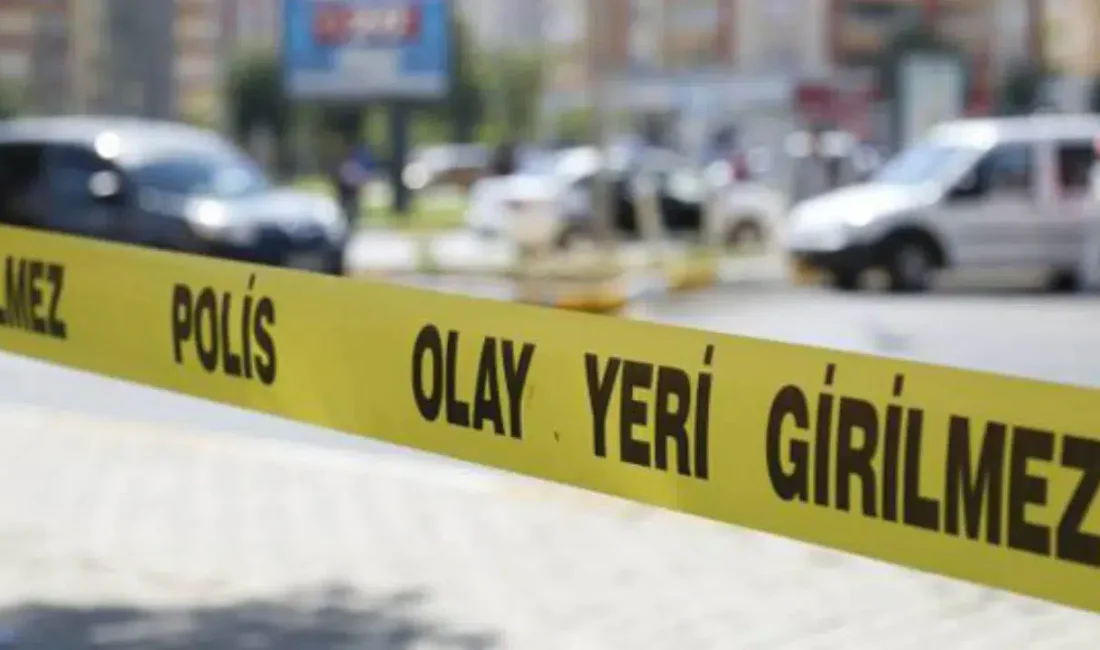 İstanbul Esenyurt’ta polisin gerçekleştirdiği gözaltı işlemi sırasında ortalık bir anda