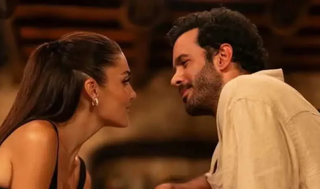 Başrollerini Hande Erçel ve Barış Arduç’un paylaştığı ve sinemaseverlerin büyük