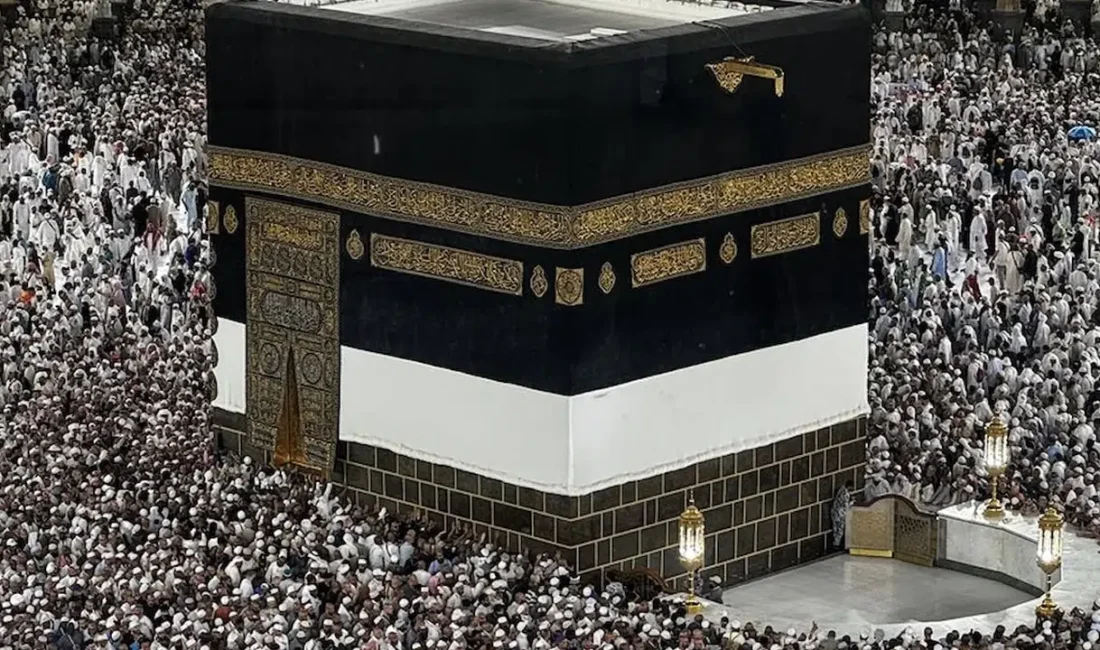 Kutsal topraklarda hac farizasını yerine getirerek büyük bir manevi huzura
