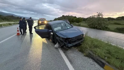 Kastamonu’nun Tosya ilçesinde, D100 kara yolunda seyir halindeki bir otomobilin