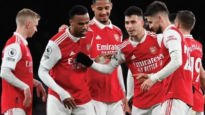 Dünyanın en prestijli futbol ligi olan Premier Lig’de şampiyonluk yarışı