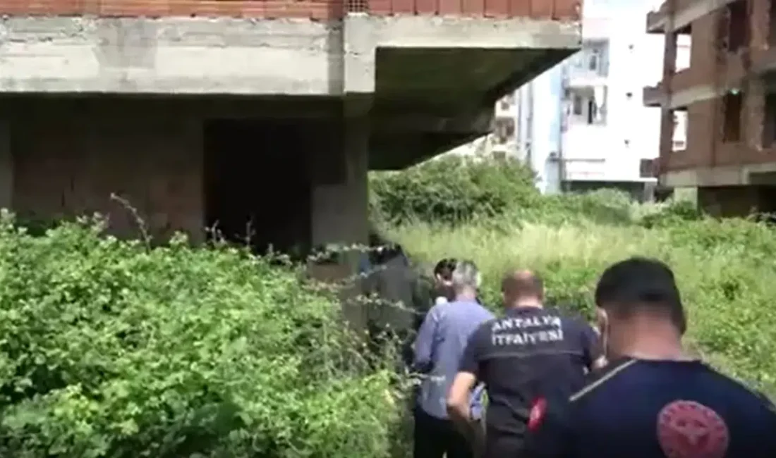 Antalya’nın Muratpaşa ilçesinde yıllardır tamamlanamayan ve madde bağımlılarının meskeni haline