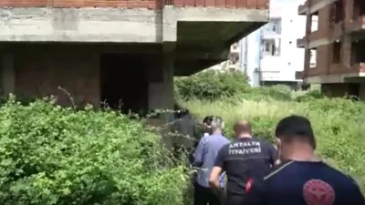 Antalya’nın Muratpaşa ilçesinde yıllardır tamamlanamayan ve madde bağımlılarının meskeni haline