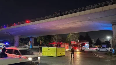 Kayseri’nin Kocasinan ilçesinde bir şahsın köprüye çıkarak intihar girişiminde bulunması