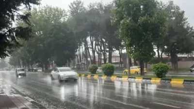 Gaziantep’te aniden etkisini gösteren şiddetli sağanak yağış, kent genelinde hayatı
