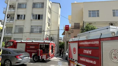 Mersin’in Tarsus ilçesinde bir apartman dairesinde elektrik sobasının patlaması sonucu