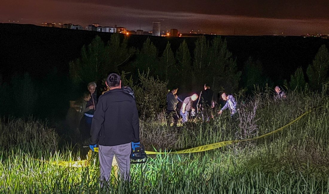 Uşak’ın Kemalöz Mahallesi yakınlarındaki boş bir tarlada boğazı kesilmiş halde