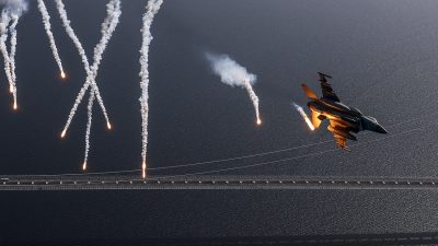 Türk Silahlı Kuvvetleri’nin dev tatbikatı EFES-2026 kapsamında havalanan F-16 savaş
