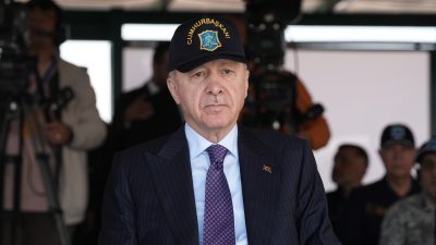 Soykırım Şebekelerine Karşı İnsanlık Onurunu Savunacağız Bölgesel krizlere, özellikle Gazze