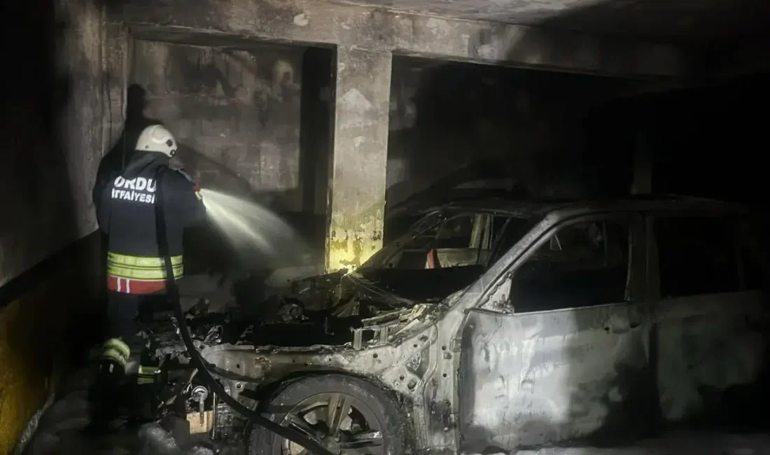 Ordu’nun Altınordu ilçesinde 7 katlı bir apartmanın kapalı otoparkında aniden