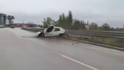 Amasya’nın Suluova ilçesinde ilk kazanın ardından diğer sürücüleri uyarmak için