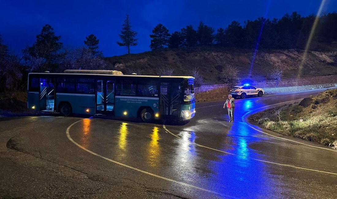 Kayseri’de duraktan çaldığı halk otobüsüyle virajı alamayarak kaza yapan alkollü