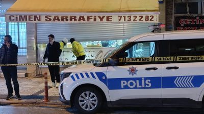 Denizli’nin Çivril ilçesinde 30 yıldır esnaflık yapan bir kuyumcunun, müşterilerine