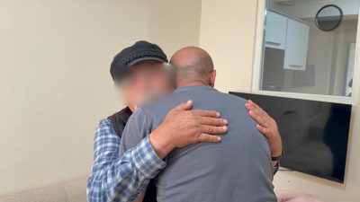 Eskişehir’de yaşayan A.Ü., “Banka hesabımda bloke var” diyen iş arkadaşına