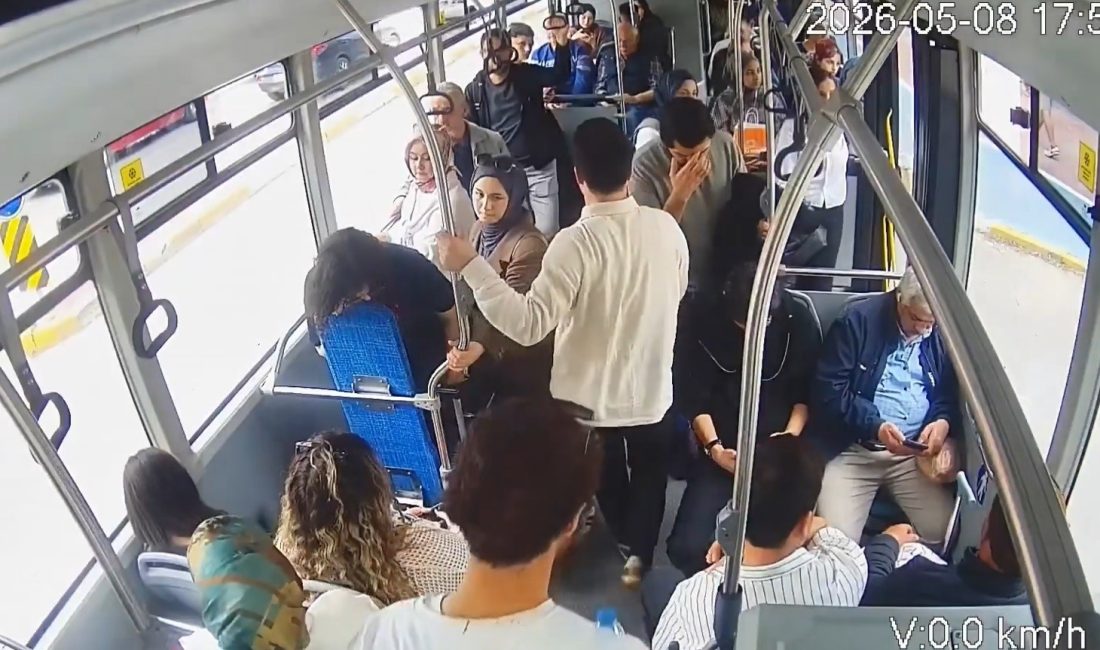 Sakarya’da seyir halindeki belediye otobüsünde yaşanan panik dolu anlar, şoför